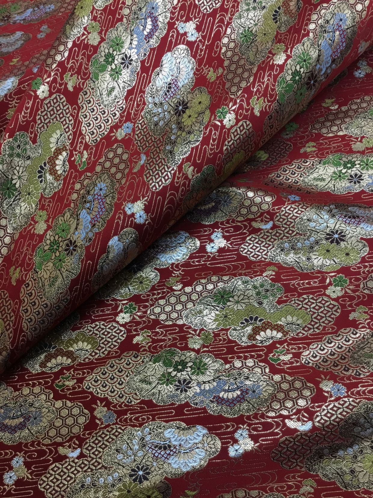 金襴生地／赤／金糸が華やか／10cm単位〜／60cm〜