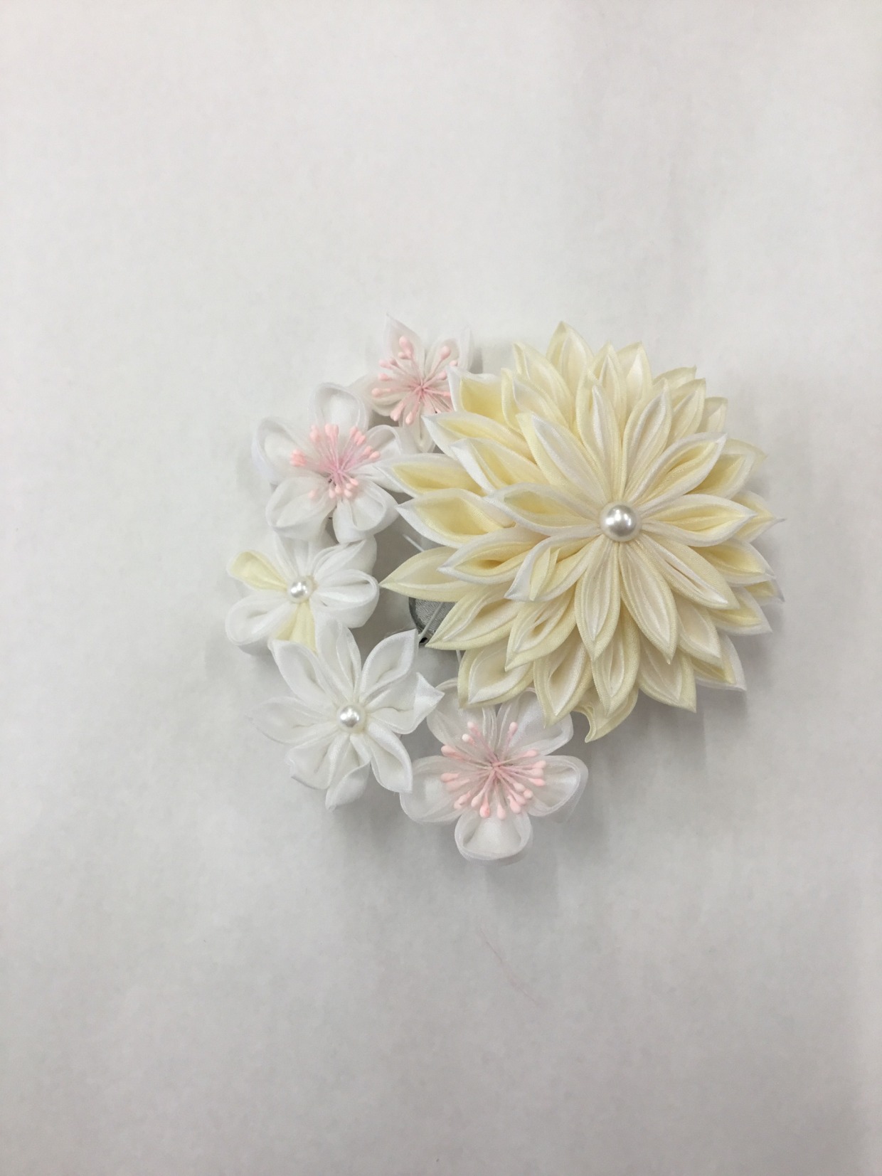 つまみかんざし　クリップ付き　クリーム