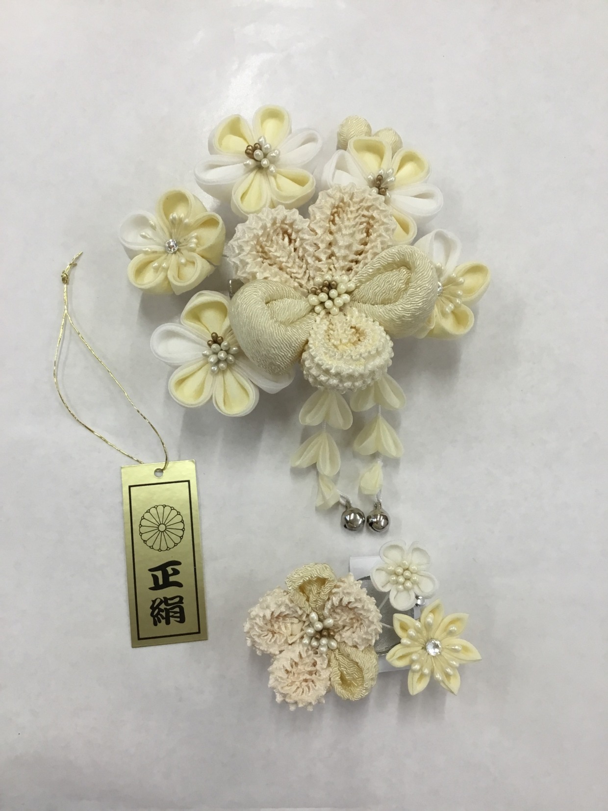 つまみかんざし　正絹絞り　アイボリー　下がり付き