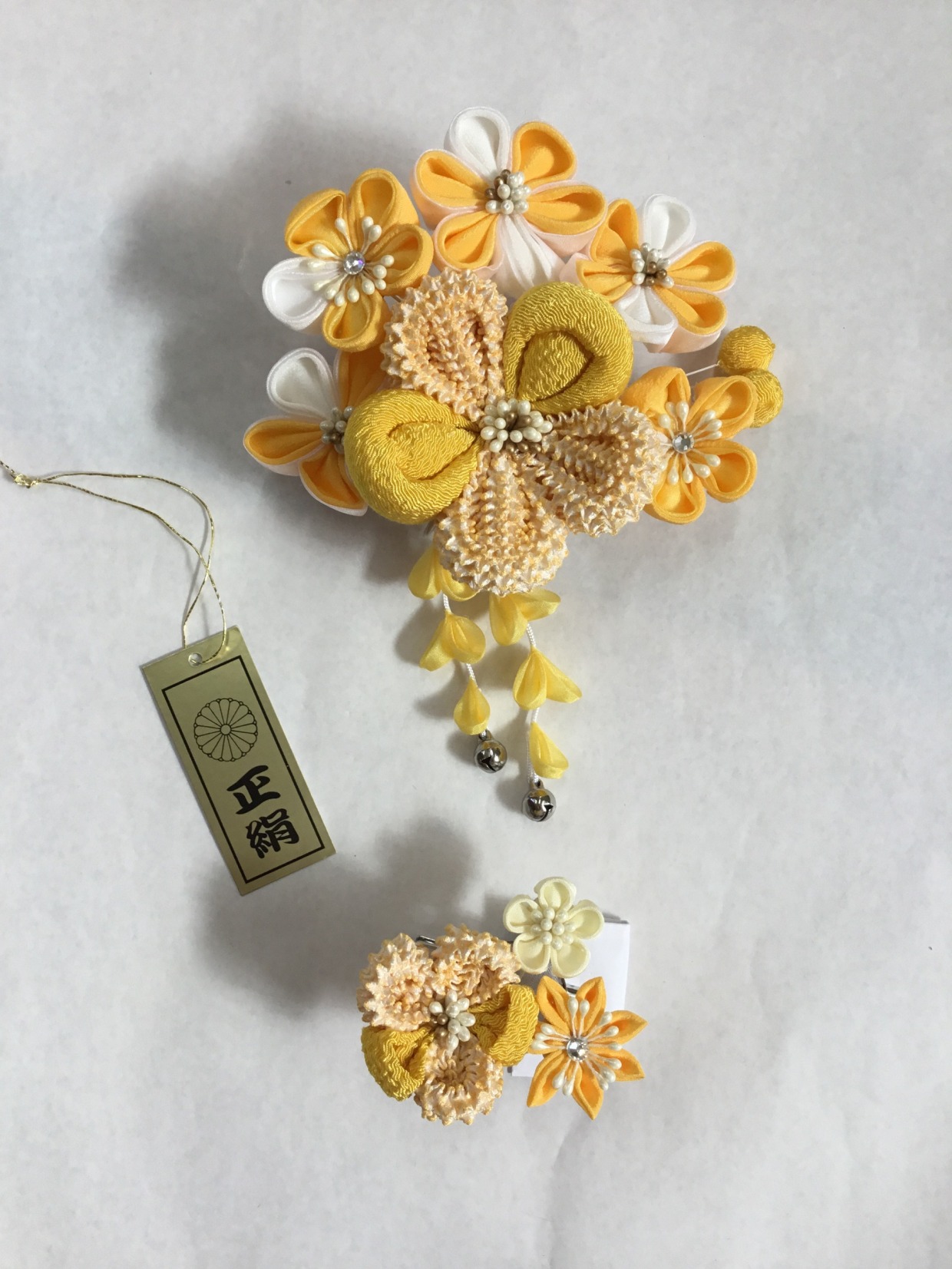 つまみかんざし　正絹絞り　イエロー（肌色）　下がり付き