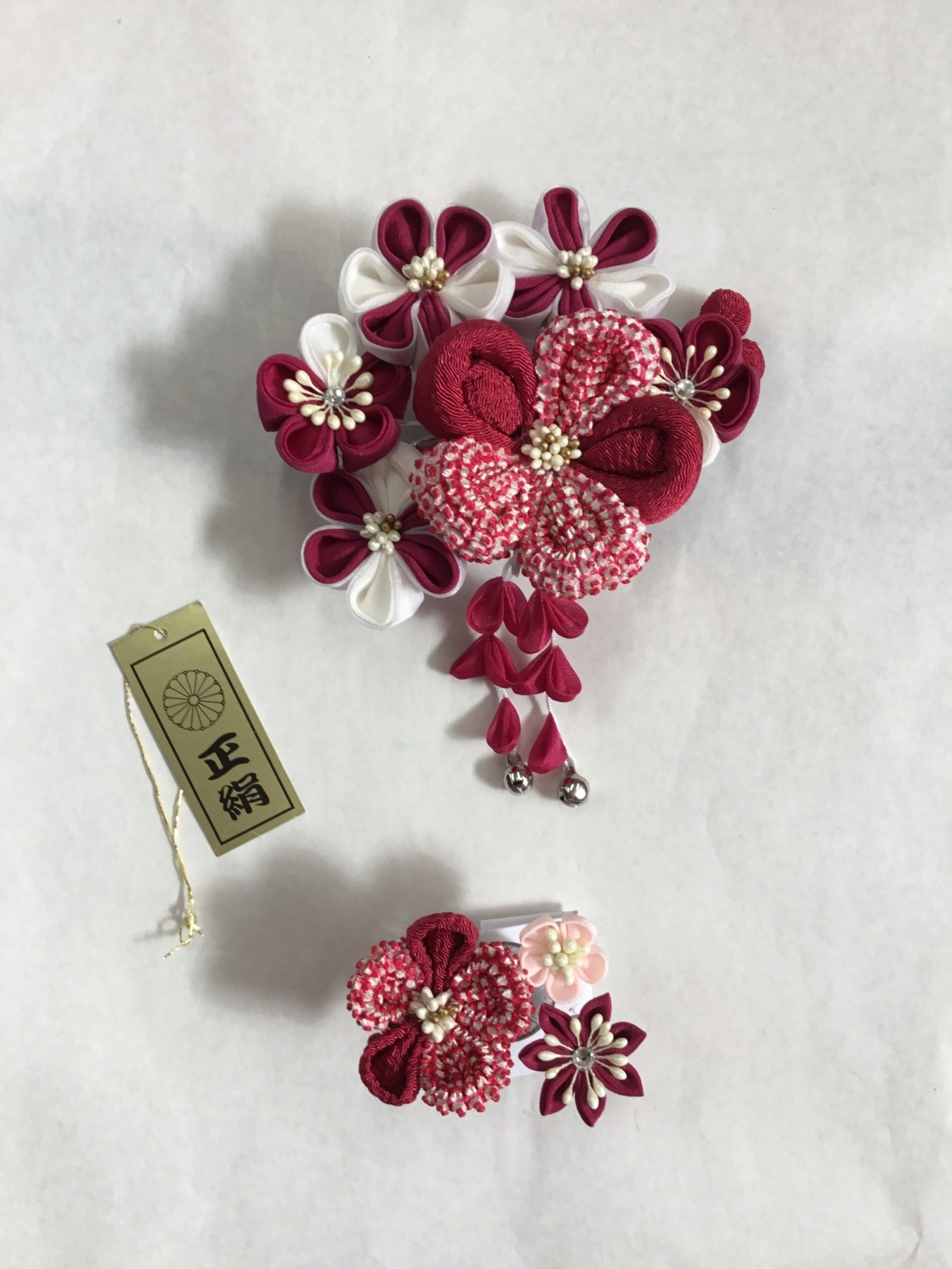 つまみかんざし　正絹絞り　赤（暗い赤）　下がり付き